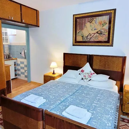 Balladyny7 Art Deco Swiatlowod Apartman Varsó